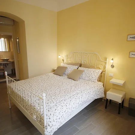 Πανσιόν The Old Station Λα Σπέτσια