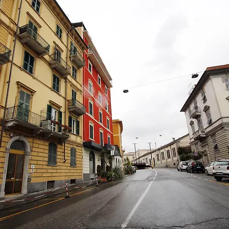Πανσιόν The Old Station